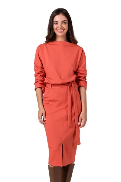 Cihlově oranžové dámské midi šaty z úpletu BeWear
