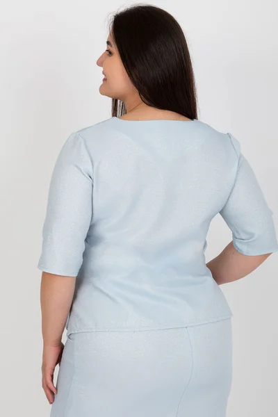 Světle modrá dámská halenka s ozdobou plus size FPrice