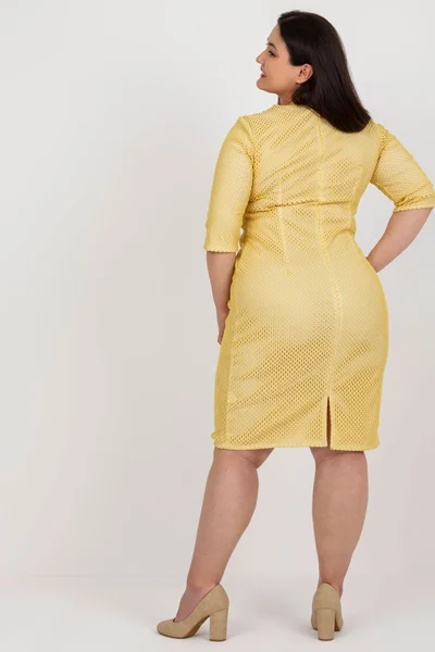 Elegantní žluté dámské midi šaty plus size FPrice