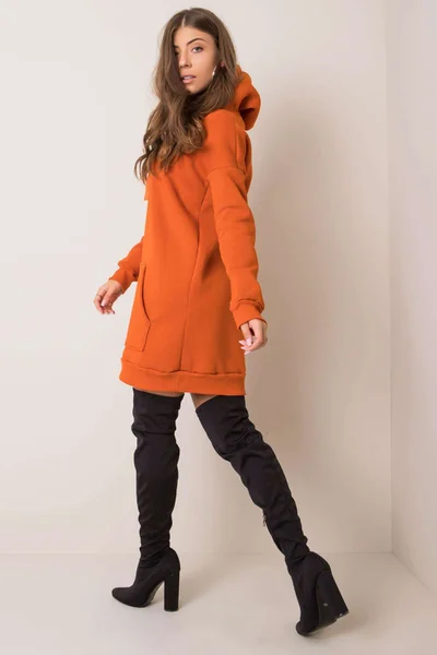 RUE PARIS Tmavě oranžové dámské šaty s kapucí FPrice