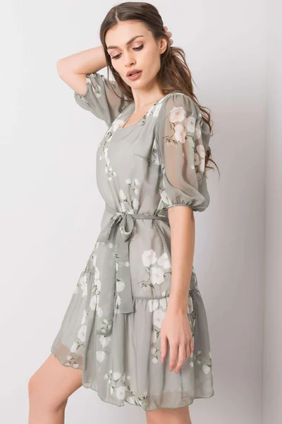 Světlé romantické dámské šaty s jemným potiskem květin FPrice