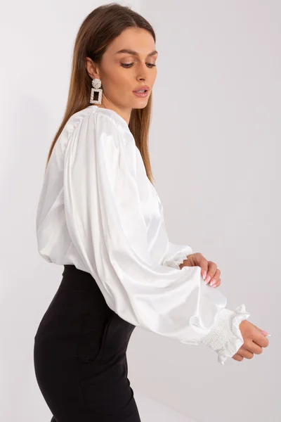Bílá saténová dámská košile s nabíranými rukávy FPrice
