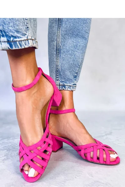 Růžové dámské páskové sandály s nízkým podpatkem Inello