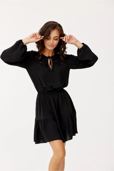 Pohodlné dámské černé mini šaty s volnými rukávy Roco Fashion