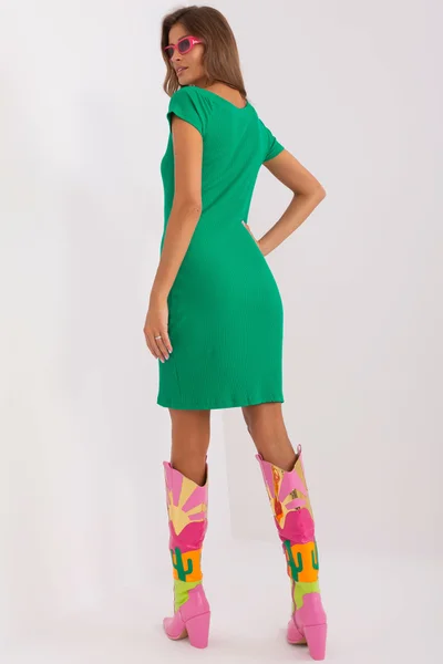 Přiléhavé dámské zelené mini šaty FPrice
