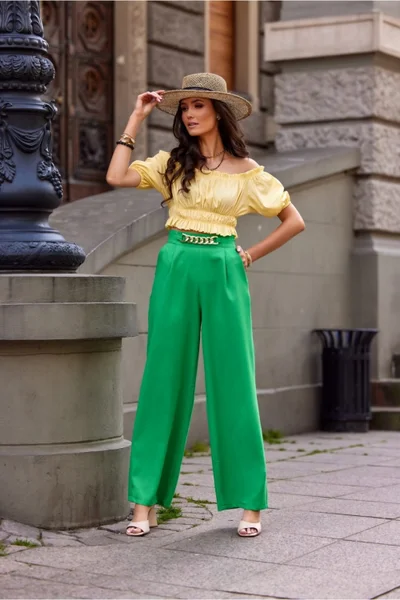 Dámské široké zelené kalhoty s ozdobným řetízkem Roco Fashion