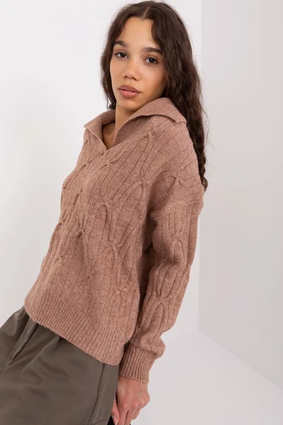Světle hnědý dámský svetr s límečkem FPrice