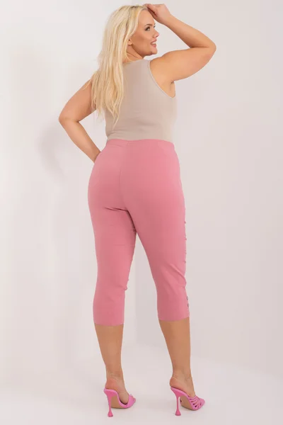 Světle růžové dámské capri kalhoty s kapsami FPrice plus size