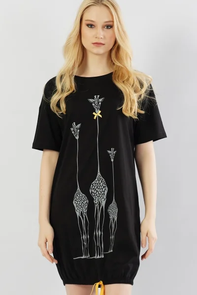 Černé ddomácí šaty s krátkým rukávem Vienetta Žirafy