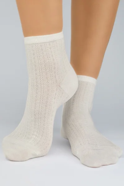 Pohodlné dámské ponožky s hedvábím Noviti