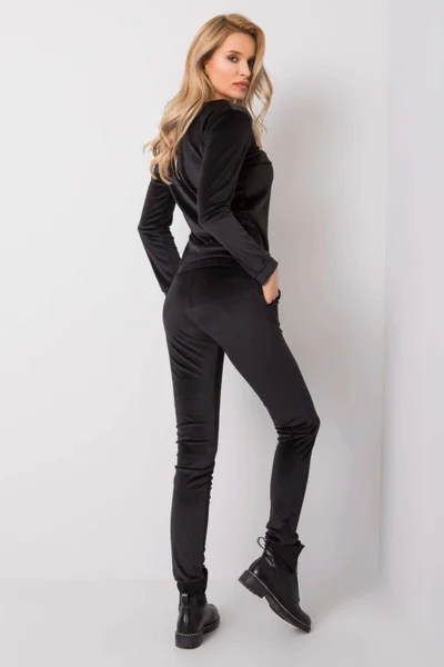 Černý dámský komplet s slim fit kalhotami Rue Paris