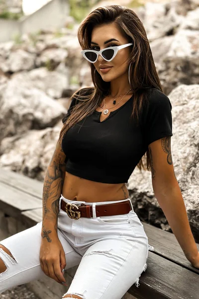 Černý dámský crop top FPrice