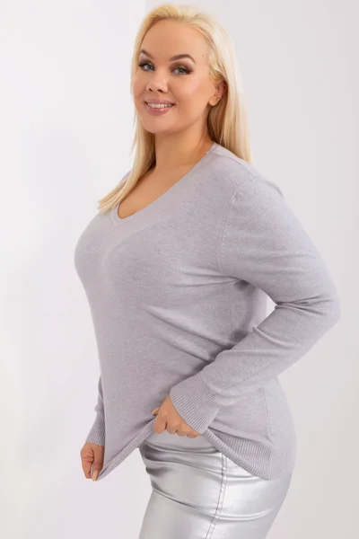 Světle šedý dámský pulovr plus size FPrice