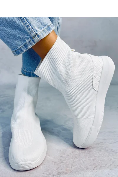 Lehké bílé dámské kotníčkové boty Inello