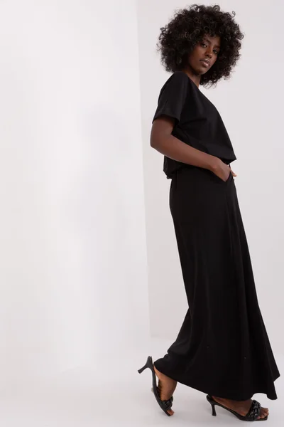 Pohodlné černé maxi šaty s kapsami FPrice univerzální velikost