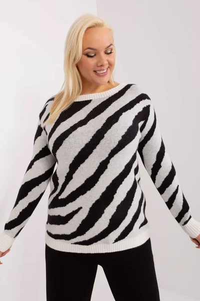 Černo-bílý dámský plus size svetr FPrice vzor zebra