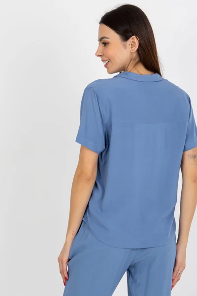 Bledě modrá dámská propínací košile s krátkým rukávem FPrice