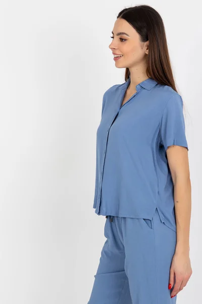 Bledě modrá dámská propínací košile s krátkým rukávem FPrice
