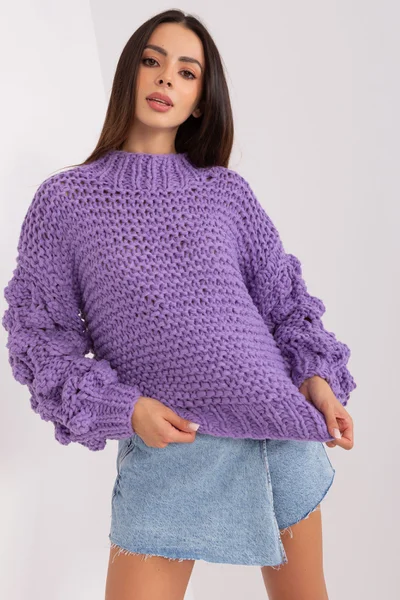 Moderní fialový dámský svetr se zdobenými rukávy FPrice