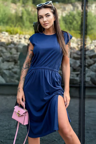 Tmavě modré pohodlné dámské šaty ke kolenům FPrice