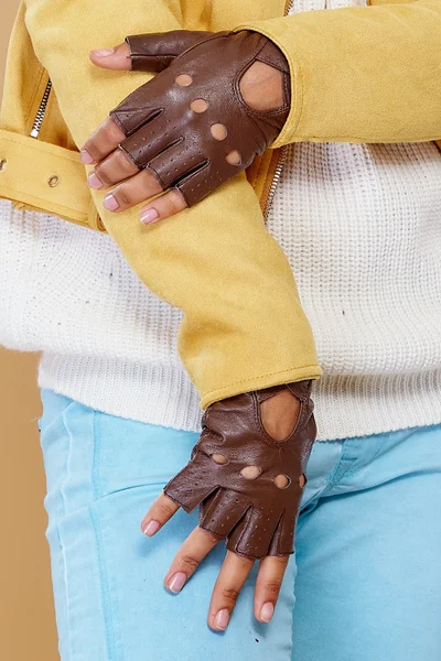 Elegantní dámské pětiprsté rukavice z pravé kůže nejvyšší kvality <p><strong>Složení mat F
