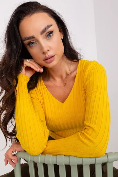 Výrazně žlutý dámský V-neck pulovr FPrice