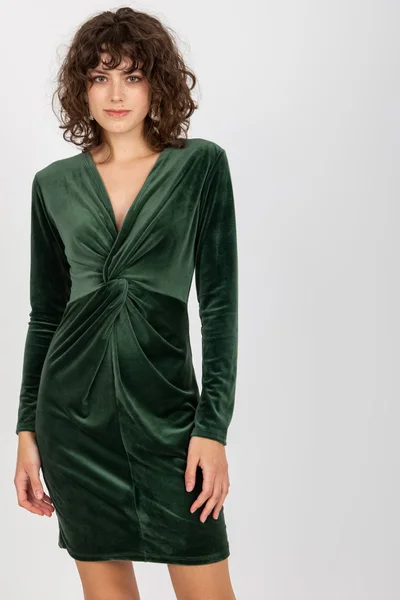 Tmavě zelené sametové dámské šaty s výstřihem do V Rue Paris