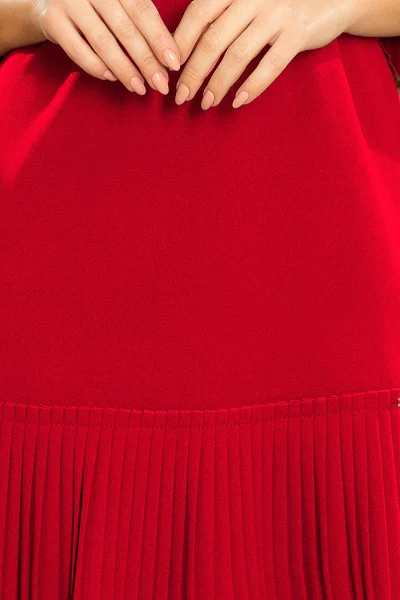 Červené šaty s jemným řasením na rukávech a sukni Numoco 228-3
