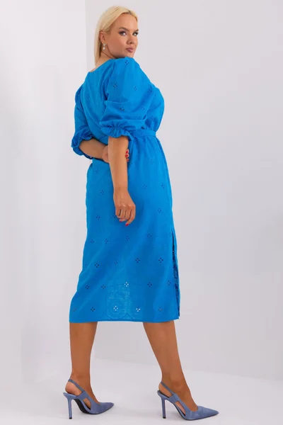 Pohodlné volné modré šaty v midi délce Lakerta