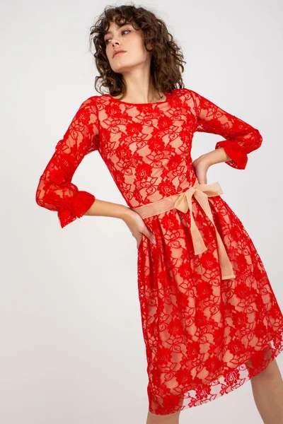 Červené krajkové šaty s podšívkou Lakerta