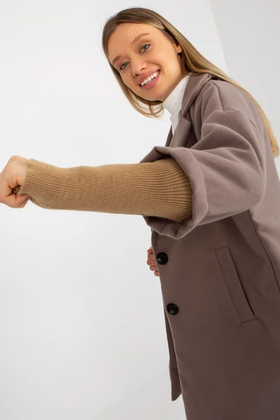 Hnědý dámský kabát s knoflíky FPrice