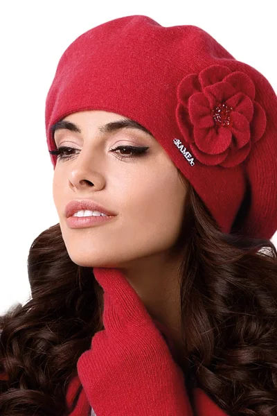 Cihlově červená elegantní dámská zimní čepice Kamea